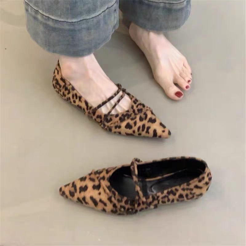 Retro Flat Ballet Dance Single - Pointed Toe Flat reseña y precio